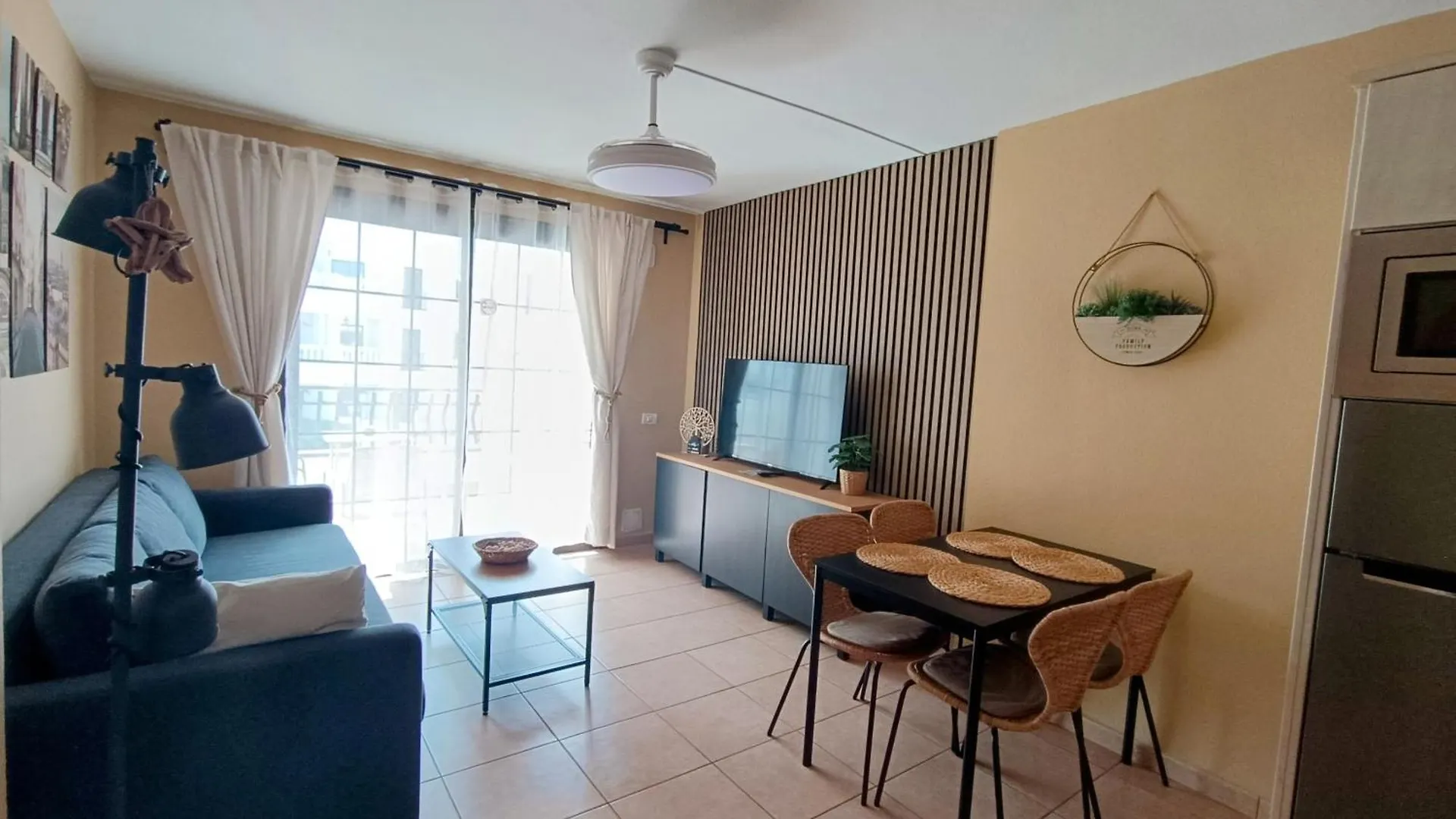 Greatly Located Apartment With Heated Pool, Los Cristianos