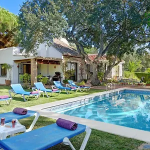 villa-with-private-pool-and-garden-in-marbella.1costadelsol.com/