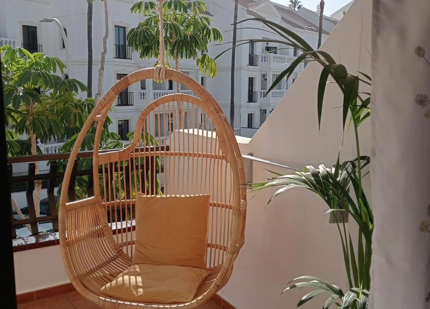 Greatly Located Apartment With Heated Pool, Los Cristianos Los Cristianos (Tenerife)