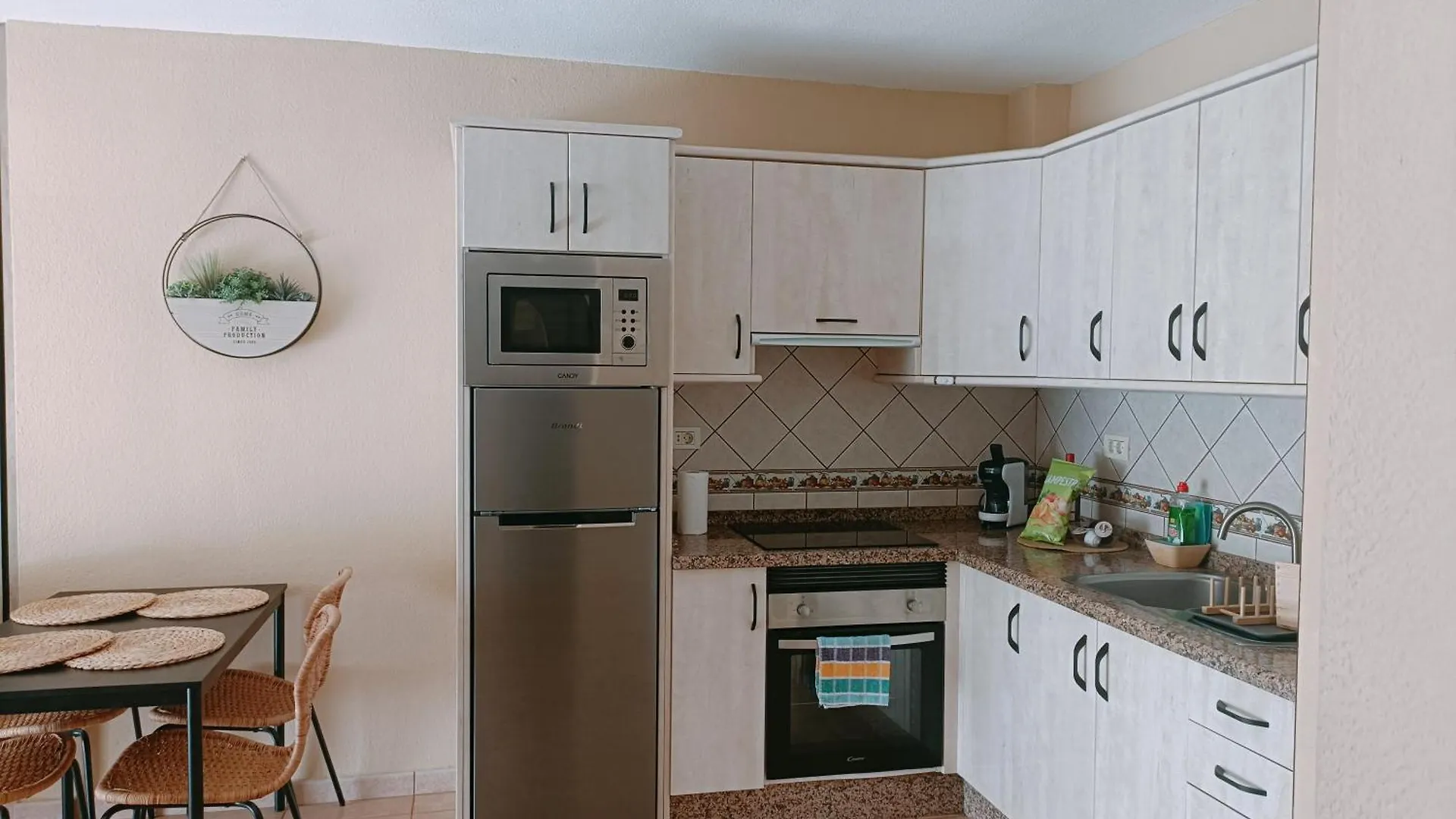 Greatly Located Apartment With Heated Pool, Los Cristianos Spain