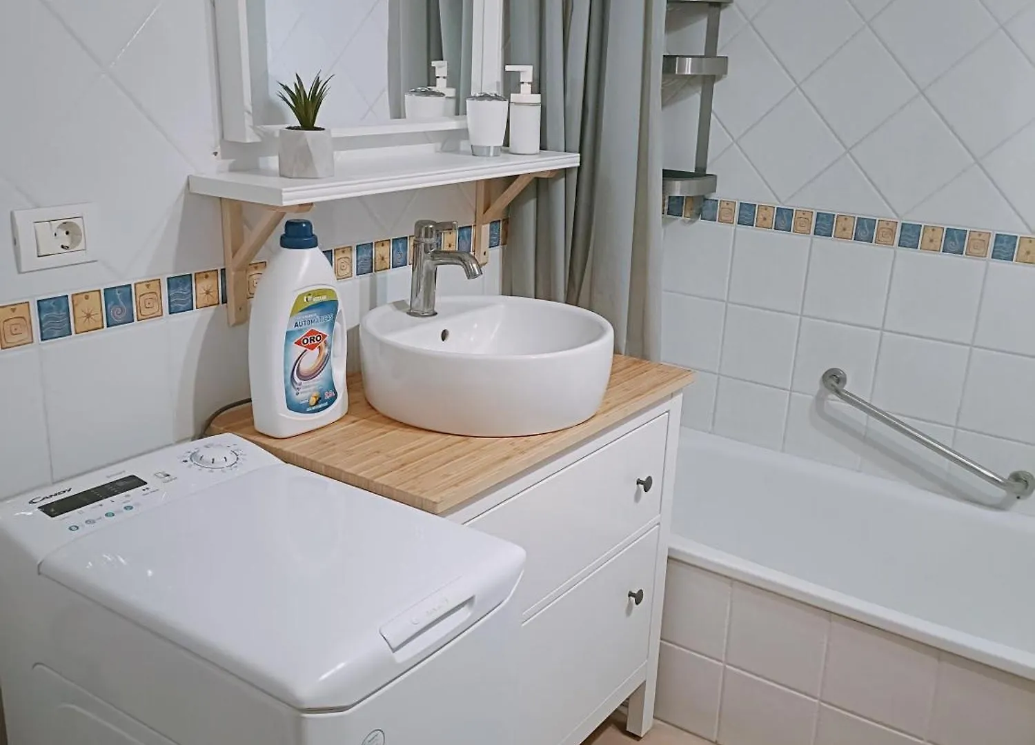 Greatly Located Apartment With Heated Pool, Los Cristianos Spain