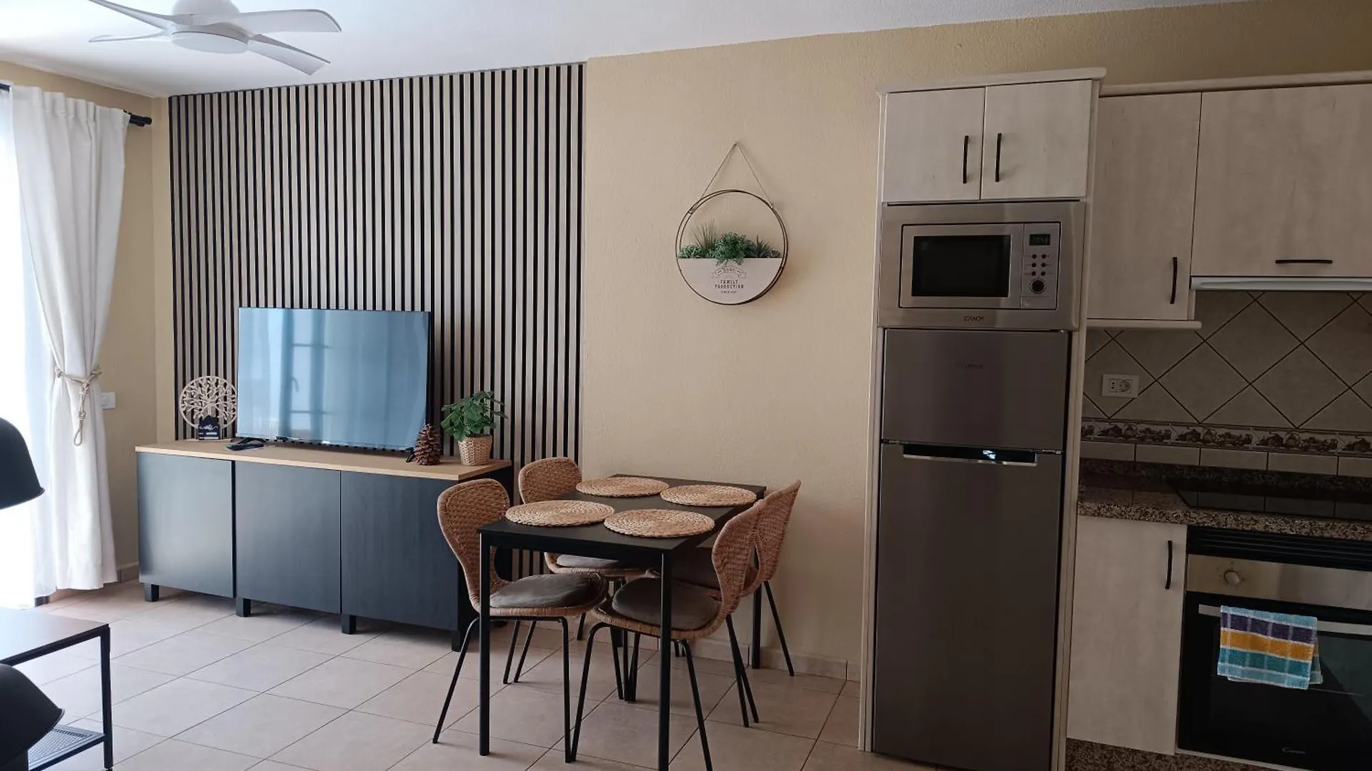 Greatly Located Apartment With Heated Pool, Los Cristianos 0*, Los Cristianos (Tenerife) Spain
